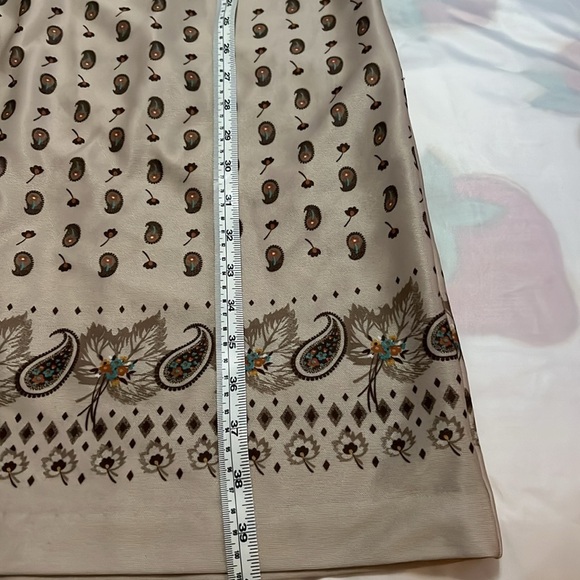 Cool vintage dress, not tags see pics for measurements and blemishes - Picture 6 of 10